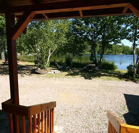 Spectacle Lake Lodge Bancroft Εξωτερικό φωτογραφία