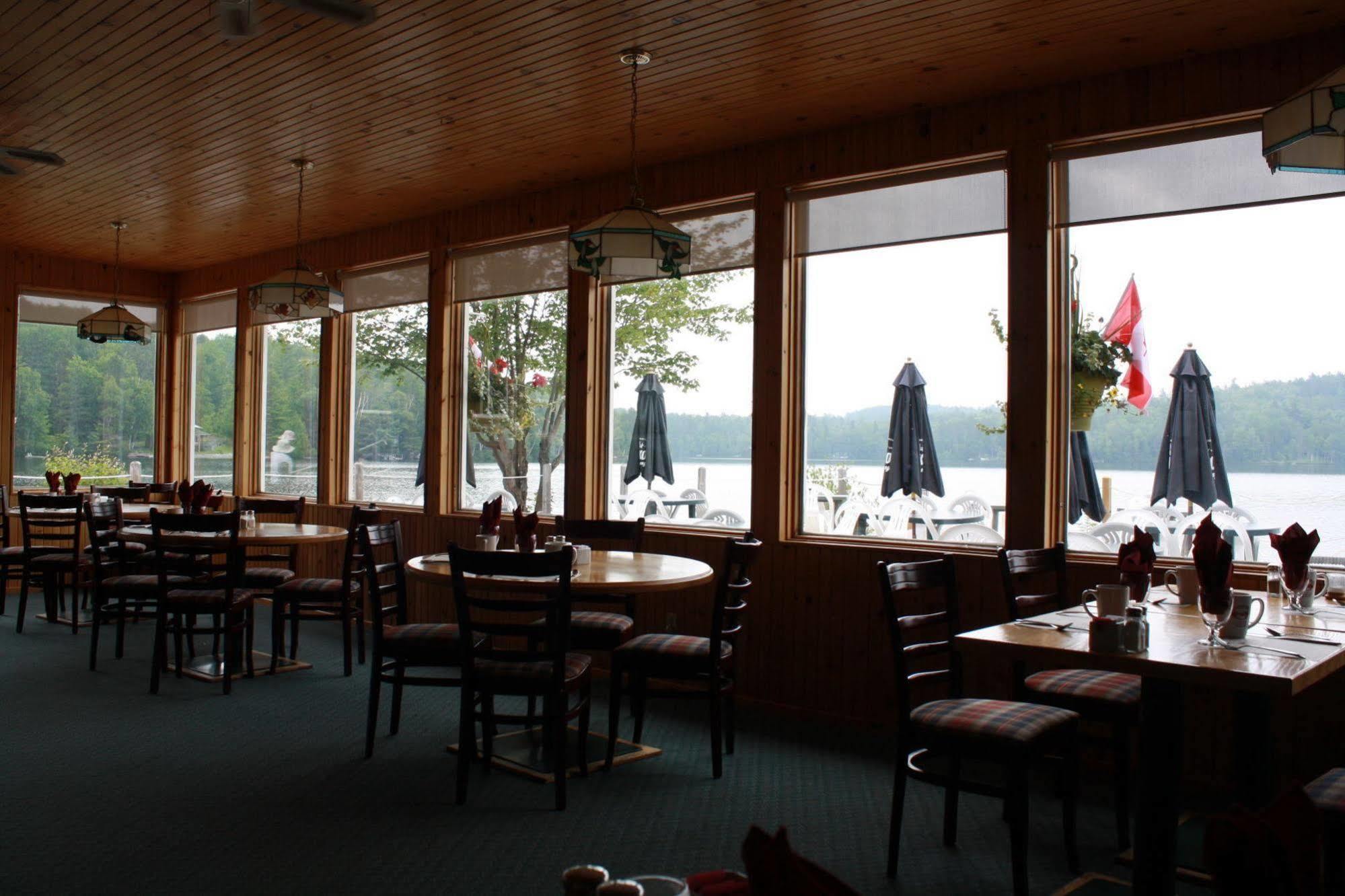 Spectacle Lake Lodge Bancroft Εξωτερικό φωτογραφία