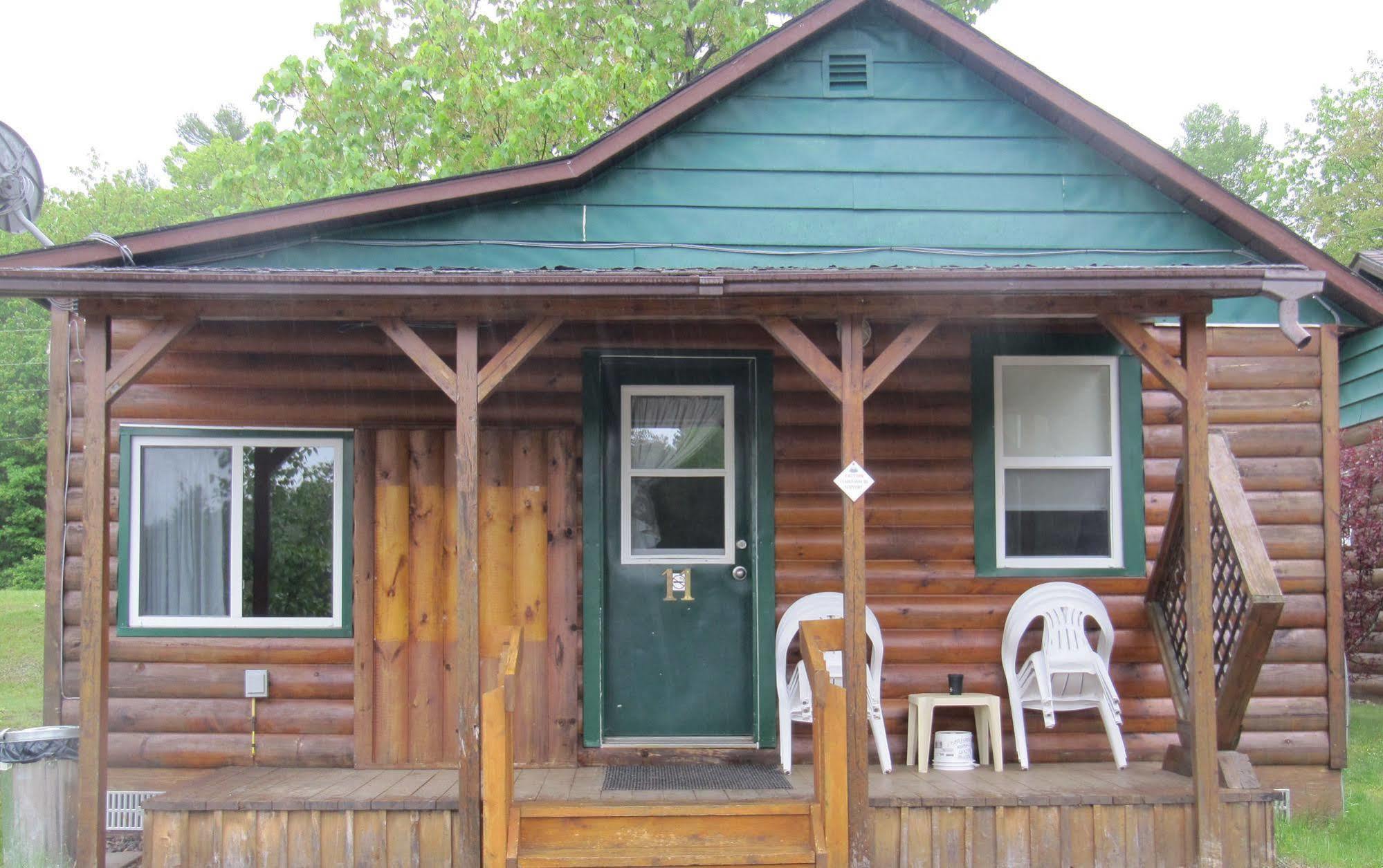 Spectacle Lake Lodge Bancroft Εξωτερικό φωτογραφία